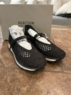 Never worn Kenneth Cole Reaction fancy sneakers.